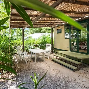 Osalla Garden Bungalow Campeggio