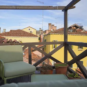 melusina-roof-terrace.hotelslidodijesolo.com/